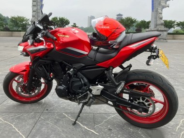 Carenado Moto Kawasaki Ninja Z650 2020-2023 - Rojo Negro